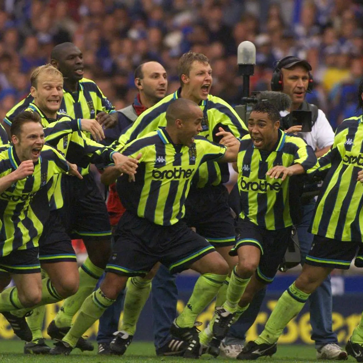 Manchester City Away 98/99 Retro – Downfield
