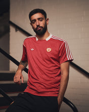 Load image into Gallery viewer, Manchester United Terrace Icons 24/25