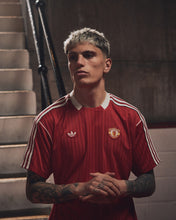 Load image into Gallery viewer, Manchester United Terrace Icons 24/25