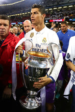 Load image into Gallery viewer, Real Madrid Home 16/17