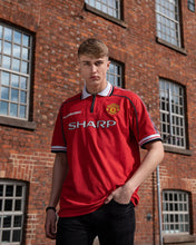 Load image into Gallery viewer, Manchester United Home 98/99 Retro (ON-HAND)