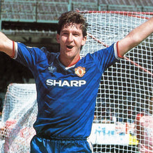 Load image into Gallery viewer, Manchester United Third 86/88 Retro