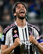 Load image into Gallery viewer, Juventus Home 25/26 (Player's Version)
