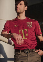 Load image into Gallery viewer, Bayern Munich 125th Anniversary Red Special Edition