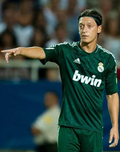 Load image into Gallery viewer, Real Madrid Third 12/13 Retro