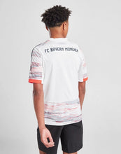 Load image into Gallery viewer, Bayern Munich Away 25/26 (Kid's Size)