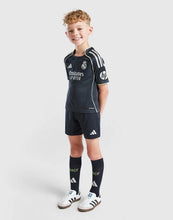 Load image into Gallery viewer, Real Madrid Away 25/26 (Kid's Size)