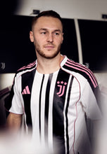 Load image into Gallery viewer, Juventus Home 25/26