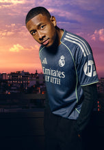 Load image into Gallery viewer, Real Madrid Away 25/26 (ON-HAND)
