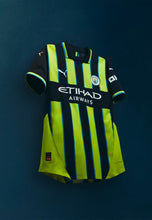 Load image into Gallery viewer, Manchester City Away 24/25
