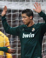 Load image into Gallery viewer, Real Madrid Third 12/13 Retro