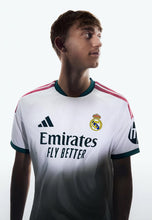 Load image into Gallery viewer, Real Madrid Home 26/27 (ON-HAND)