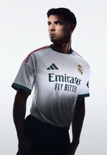 Load image into Gallery viewer, Real Madrid Home 26/27 (ON-HAND)