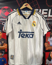 Load image into Gallery viewer, Real Madrid Home 99/00 Retro (ON-HAND)