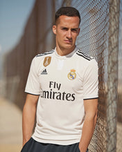 Load image into Gallery viewer, Real Madrid Home 18/19