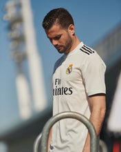 Load image into Gallery viewer, Real Madrid Home 18/19