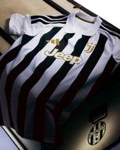 Load image into Gallery viewer, Juventus Home 26/27
