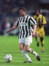 Load image into Gallery viewer, Juventus Home 95/96
