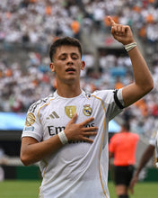 Load image into Gallery viewer, Real Madrid Home 25/26 (Player&#39;s Version)
