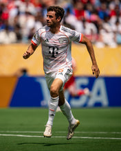 Load image into Gallery viewer, Bayern Munich Away 25/26 (Player&#39;s Version)
