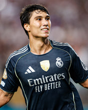Load image into Gallery viewer, Real Madrid Away 25/26 (Player&#39;s Version)
