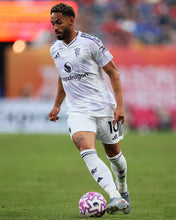 Load image into Gallery viewer, Manchester United Away 25/26 (Player&#39;s Version)
