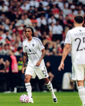 Load image into Gallery viewer, Manchester United Away 25/26 (Player&#39;s Version)
