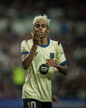 Load image into Gallery viewer, Barca Away 25/26 (Player&#39;s Version)

