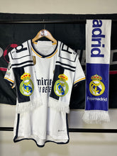 Load image into Gallery viewer, Football Club Scarves (ON-HAND)
