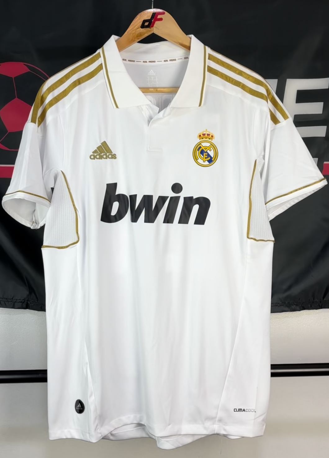 Real Madrid Home 11/12 Retro (ON-HAND)