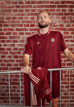 Load image into Gallery viewer, Bayern Munich Terrace Icons 24/25
