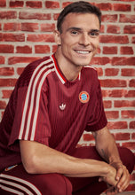 Load image into Gallery viewer, Bayern Munich Terrace Icons 24/25
