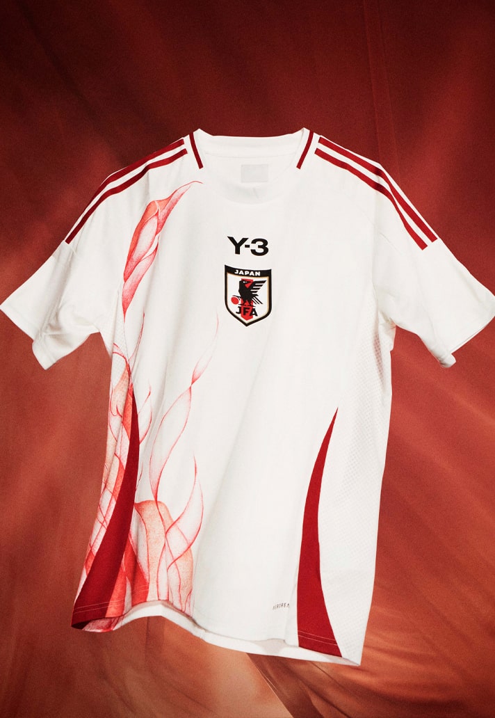 Japan Away 24/25