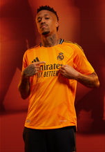 Load image into Gallery viewer, Real Madrid Away 24/25 (ON-HAND)
