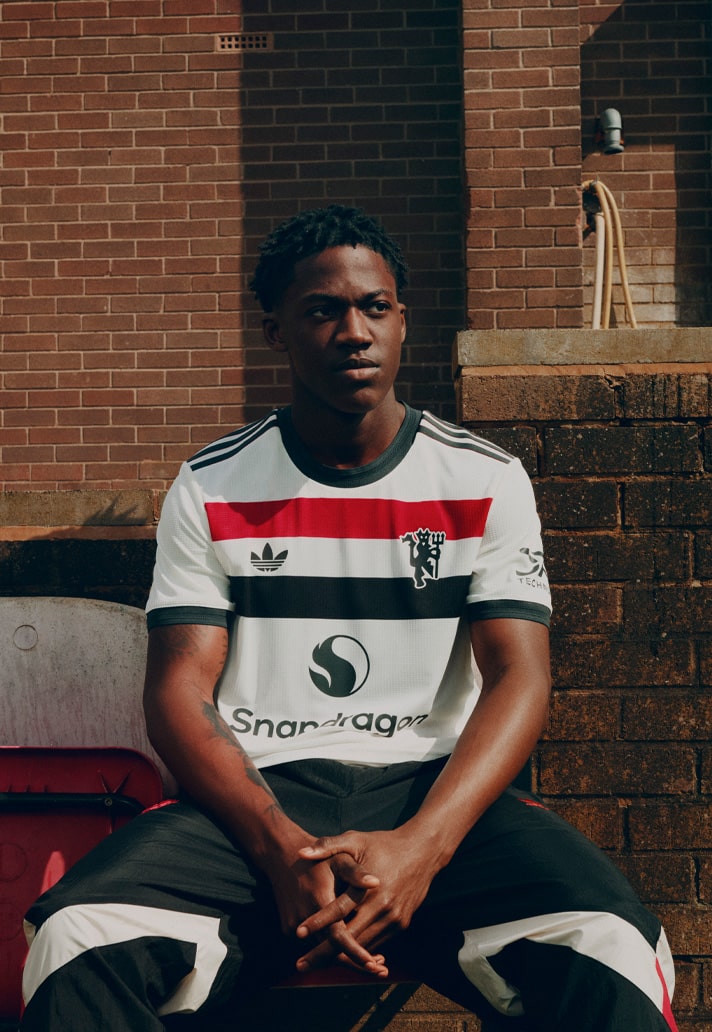 Manchester United Third 24/25 (ON-HAND) – Downfield