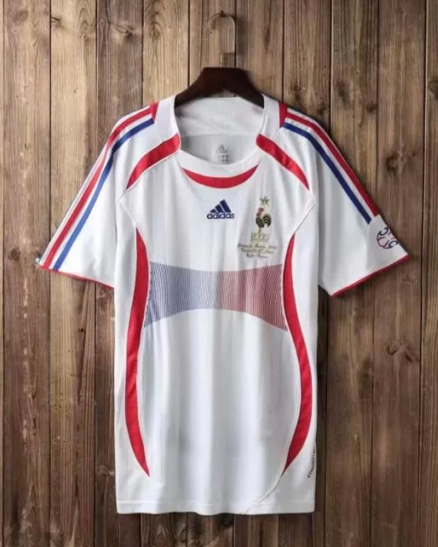 France Away 2006 Retro – Downfield